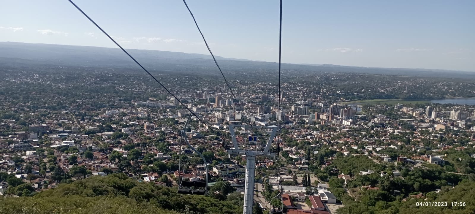 Vista de Carlos Paz y el lago desde la Aerosilla
